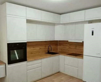 Модульная кухня Бруклин 2.4 x 2 м (Бетон белый) в Емельяново - emelyanovo.mebel54.com | фото